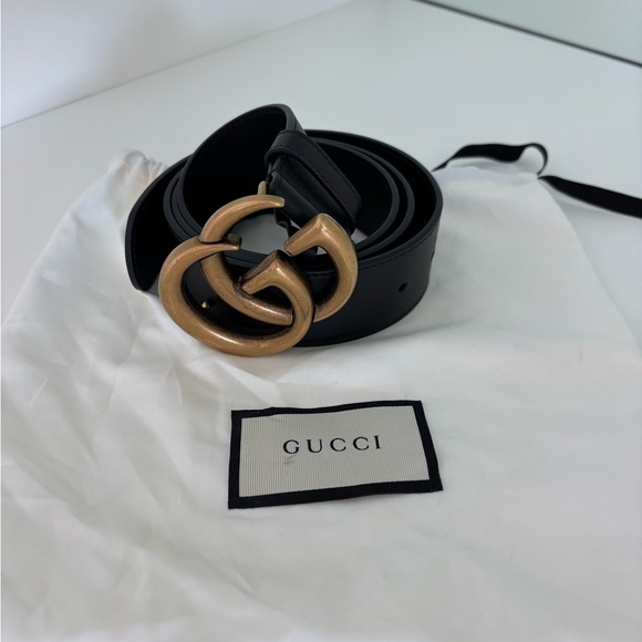 Gucci Black Leather Belt with Gold GG Buckle - Picture 1 of 2